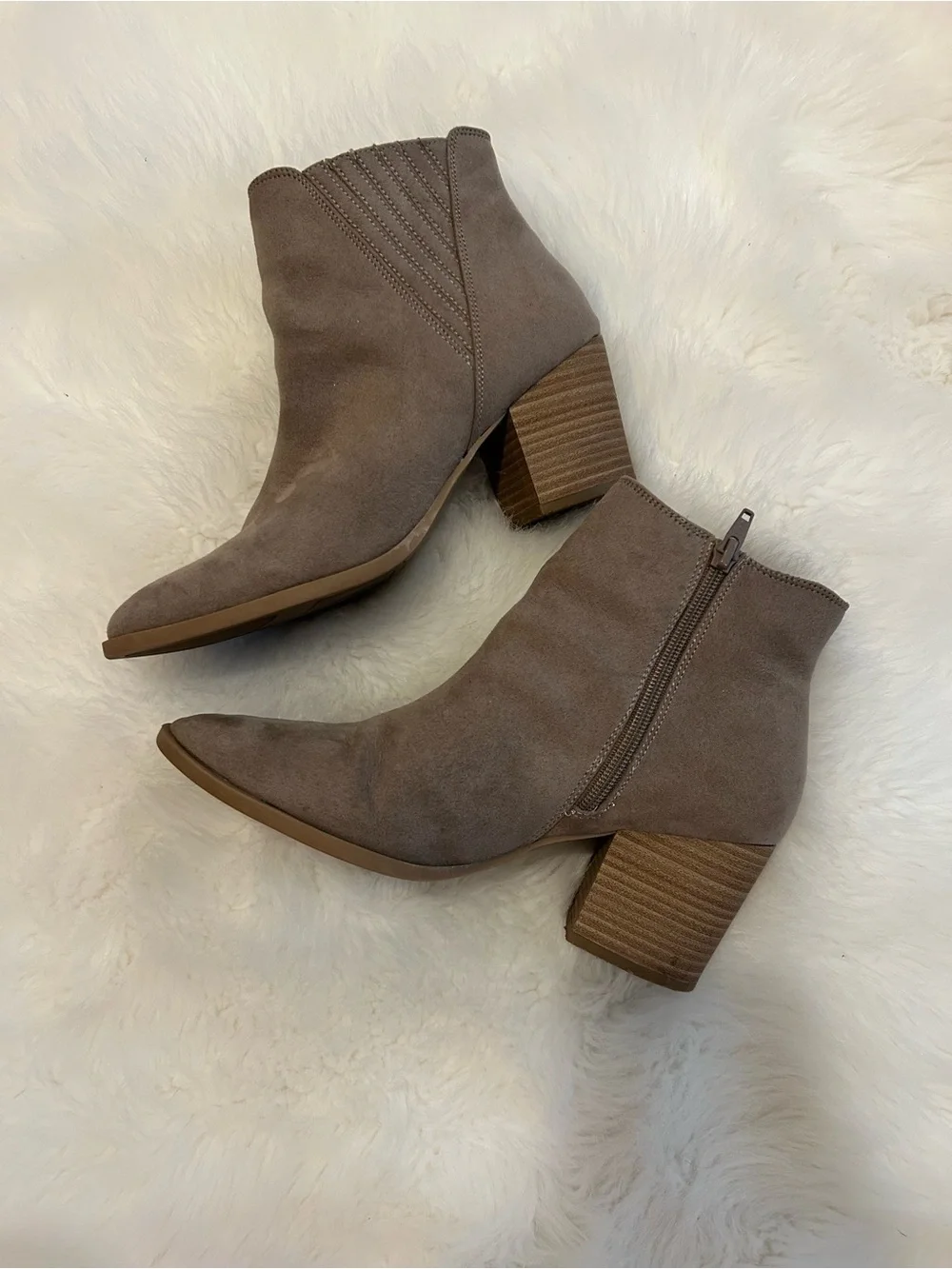 LC Lauren Conrad Finger Gore Ankle Boots
